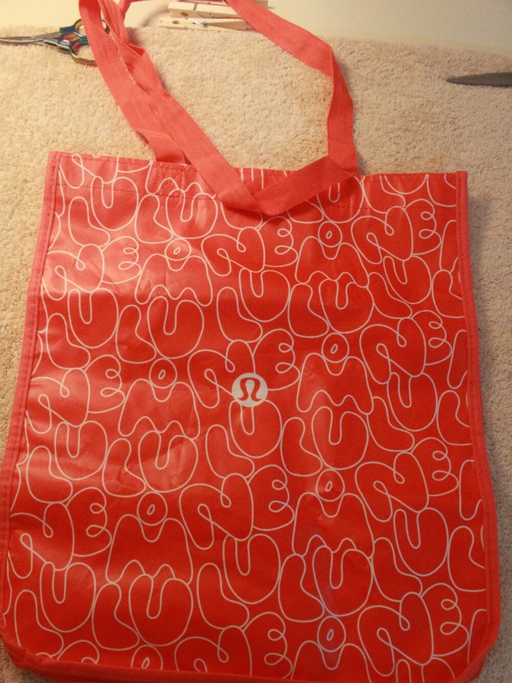 Title: lululemon Red and White Reusable Shopping Tote